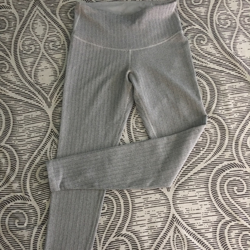 Old Navy Herringbone print leggings